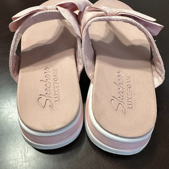 Skechers Luxe foam Sandals - Picture 2 of 4